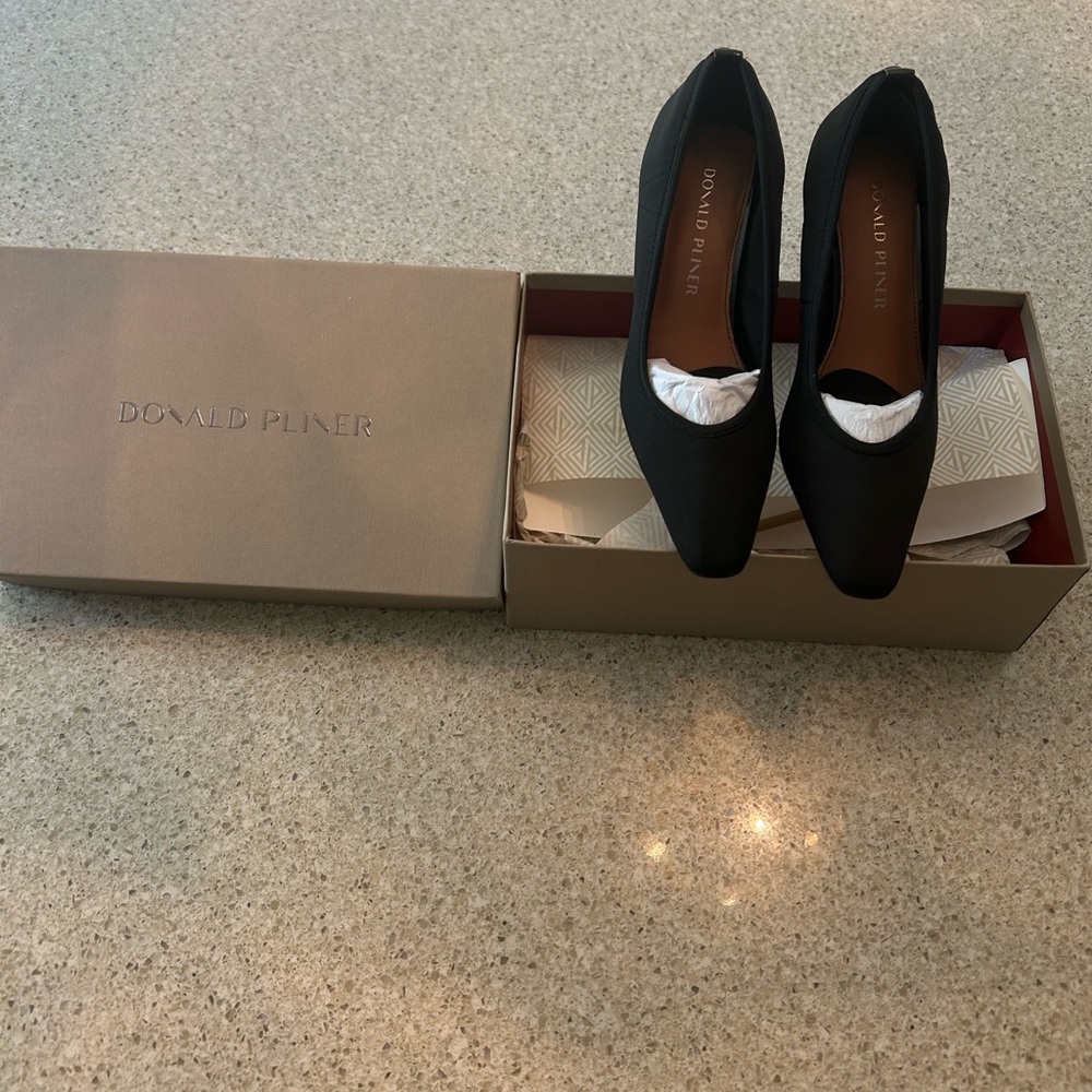 Donald Pilner Black Pumps | Never Worn Outside | Classic Heels | With Box